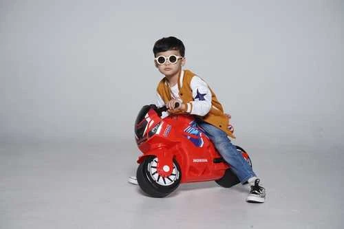 אופנוע דחיפה הונדה כולל מוסיקה